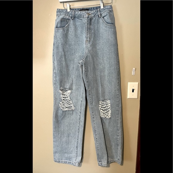 Kittenish Liza Straight Leg High Rise Distressed Light Wash Jeans - Picture 5 of 11